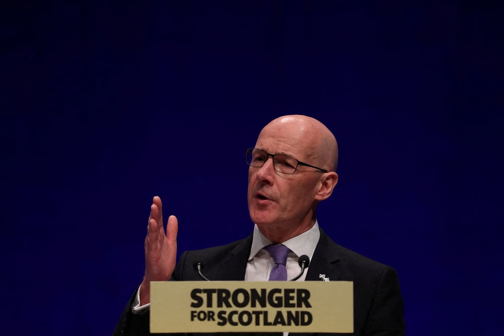 John swinney s'exprime lors de la conference nationale annuelle du snp a aberdeen, en ecosse