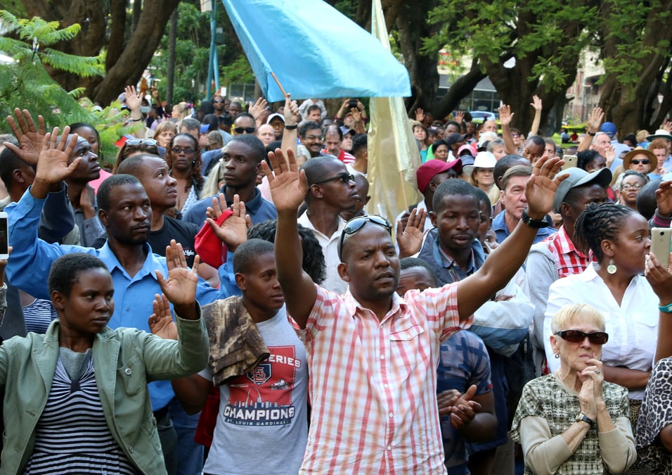 Mugabe va demissionner de la presidence du zimbabwe, selon une source