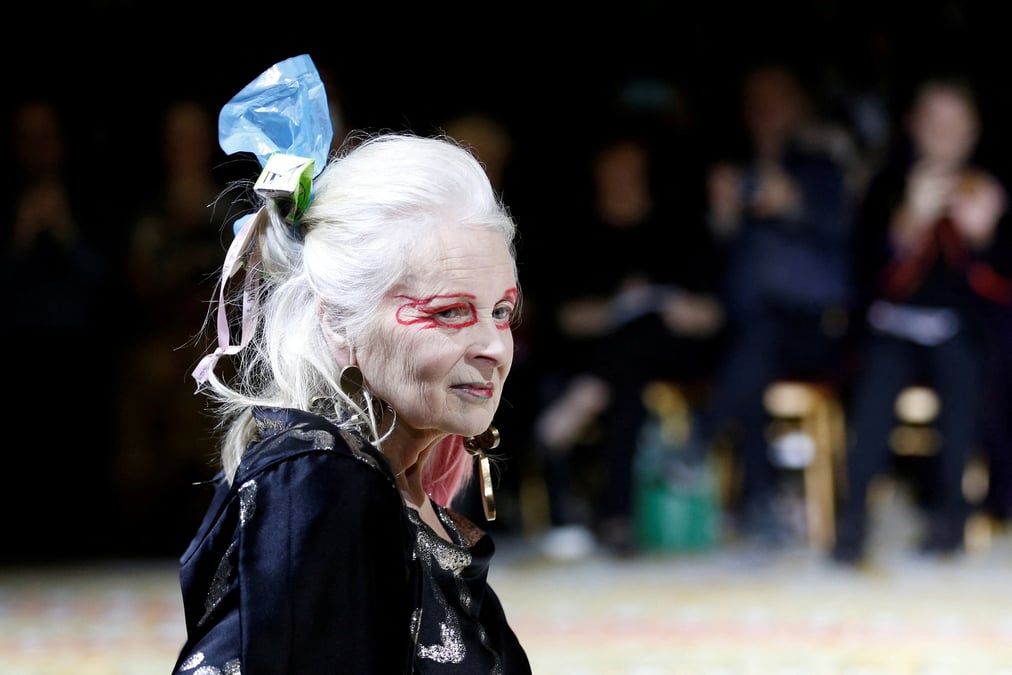 Vivienne westwood lors d'un  defile de pret-a-porter femme automne-hiver 2017-2018 a la fashion week a paris