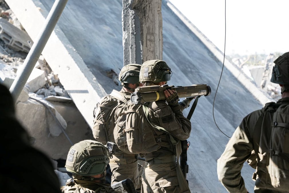Des soldats israeliens operent dans la bande de gaza
