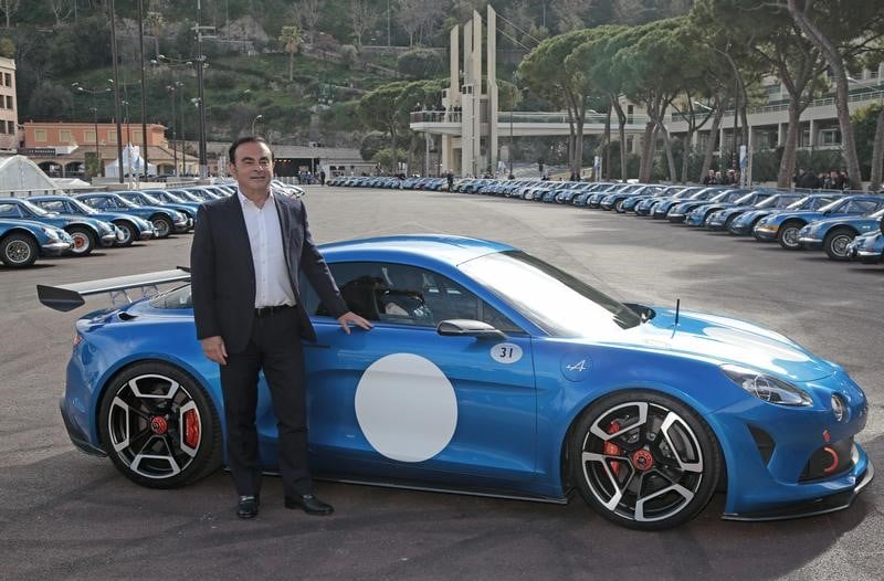 La nouvelle renault alpine seduit les fans anglais de bolides