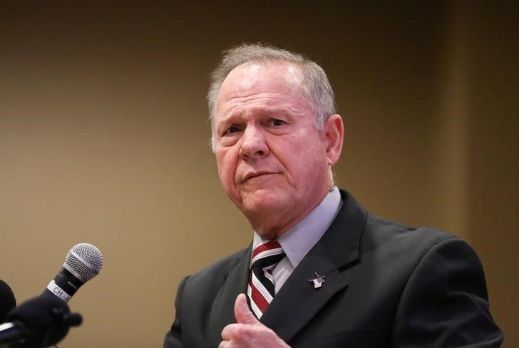 Trump apporte son soutien a roy moore en alabama