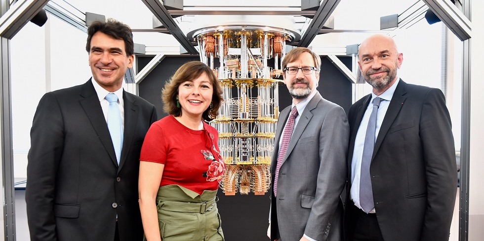 C. Delga (présidente de Région), entourée de N. Sekkaki (président d'IBM France), de P. Augé (président de l'Université de Montpellier) et d'un responsable d'IBM
