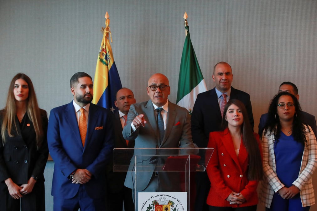 Jorge rodriguez, president de l'assemblee nationale du venezuela et des membres du gouvernement du venezuela