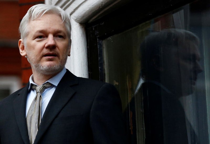 Le mandat d'arret visant assange confirme par la justice suedoise