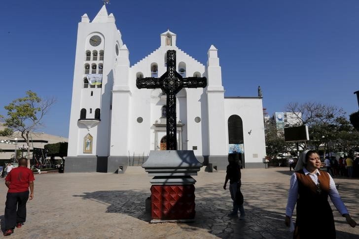 Mexique: aider a construire le mur, c'est "trahir" la nation, dit l'eglise catholique