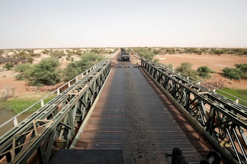 Une enquete blanchit l'armee francaise pour le mineur tue au mali