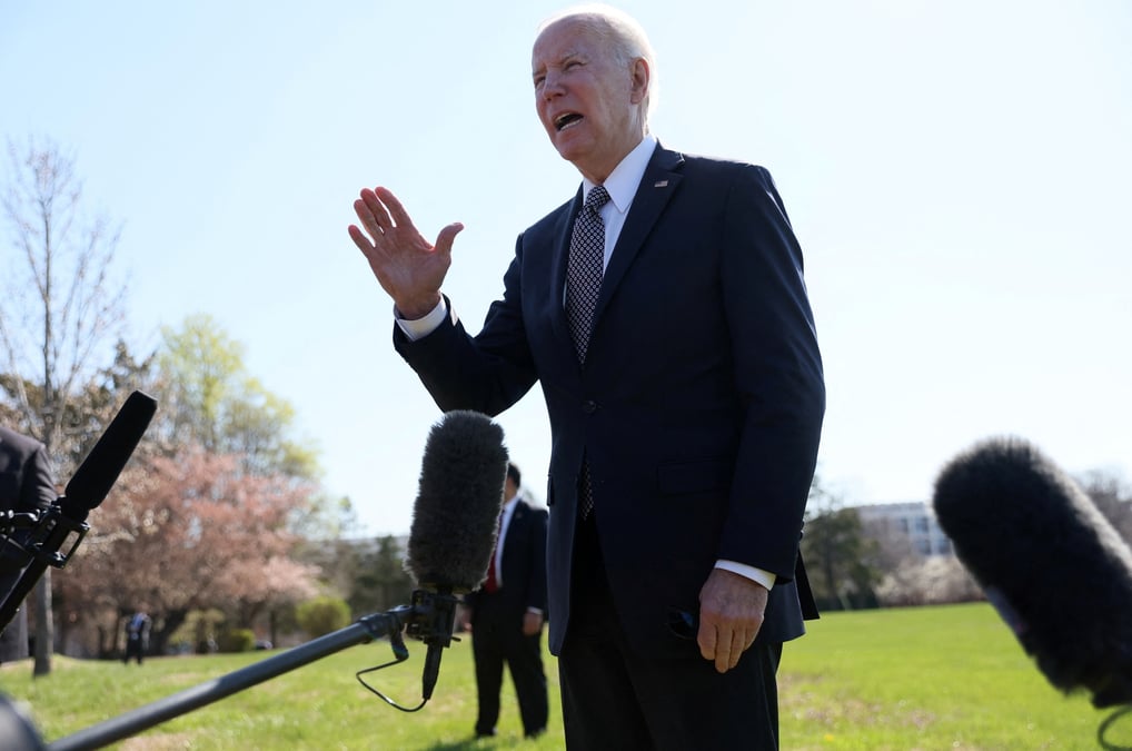 Biden qualifie encore poutine de criminel de guerre