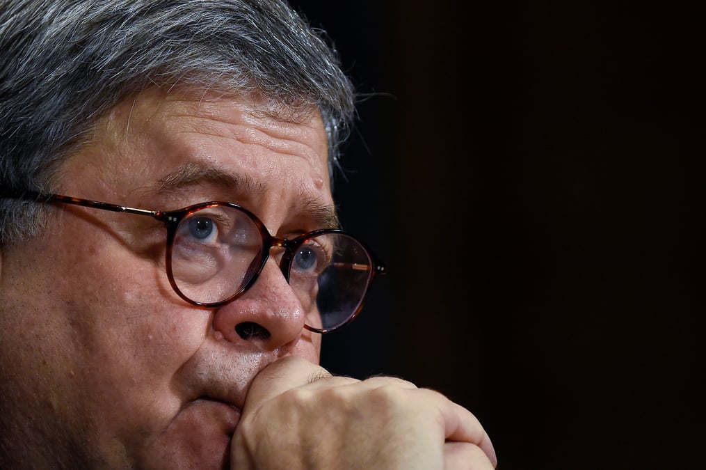 Enquete russe: william barr vise pour outrage au congres