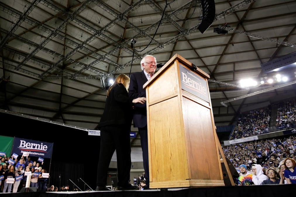 Le ton monte entre sanders et bloomberg