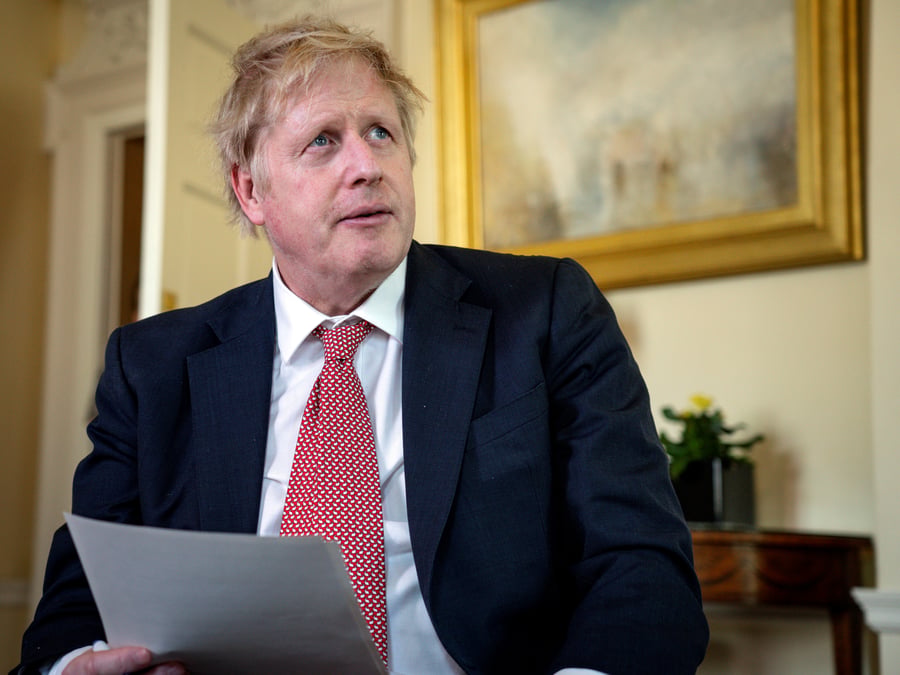 Grande bretagne: johnson "impatient" de retravailler, le gouvernement sous pression