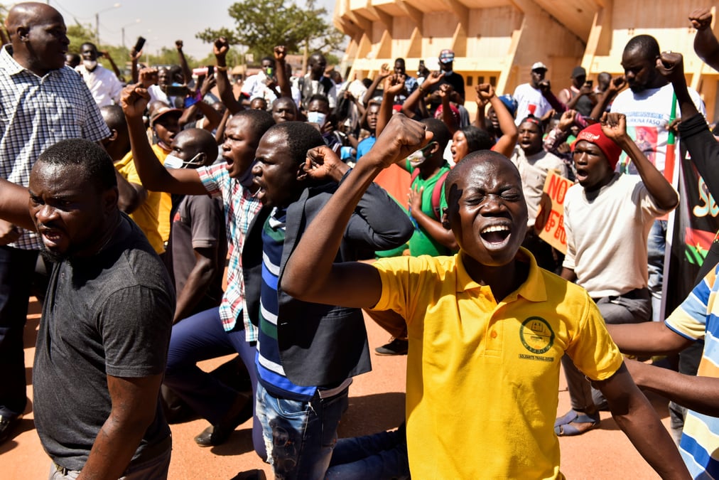 Burkina faso: des manifestants reclament la demission de kabore face a l'insecurite
