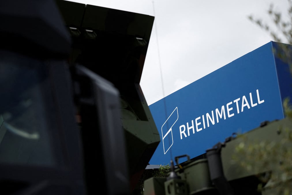 Le logo de rheinmetall est affiche a la foire internationale de defense et de securite terrestre et aerienne eurosatory a villepinte