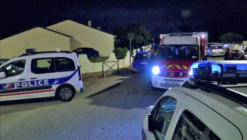 La droite prone davantage de fermete apres le meurtre des policiers