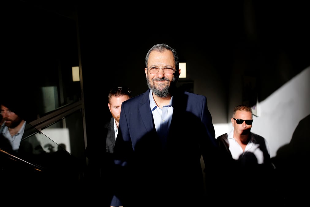 Israel: ehud barak annonce son retour en politique