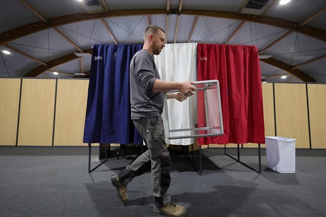 Abstention urne bureau de vote
