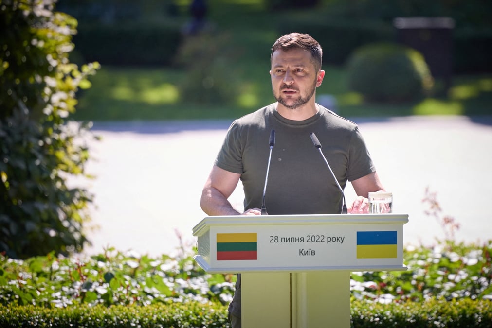 Kyiv appelle a plus de fermete face a la "terreur nucleaire" russe