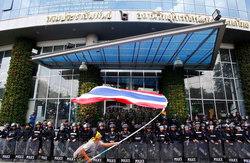 Les anti-Thaksin manifestent à Bangkok, la police intervient