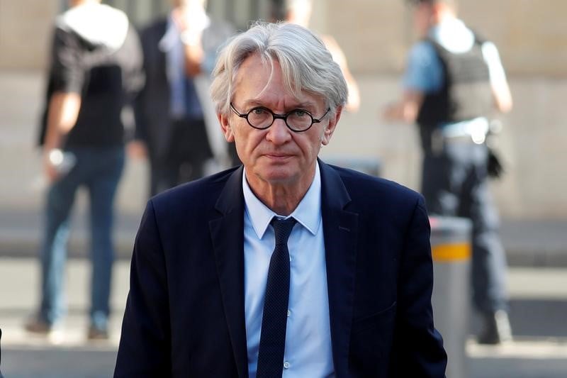 Le gouvernement tente d'amadouer les syndicats