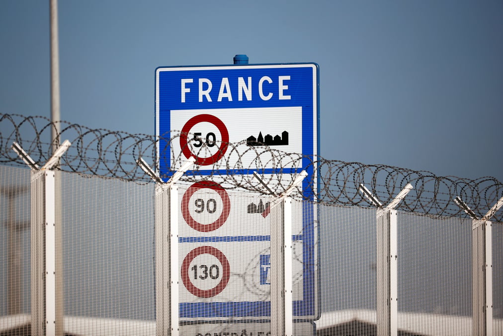 Paris pret a des mesures de reciprocite des que la quarantaine sera en vigueur en grande-bretagne, dit l'interieur a lafp