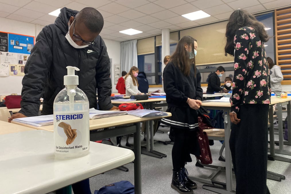 Coronavirus: appel a la greve dans les ecoles francaises jeudi 13 janvier