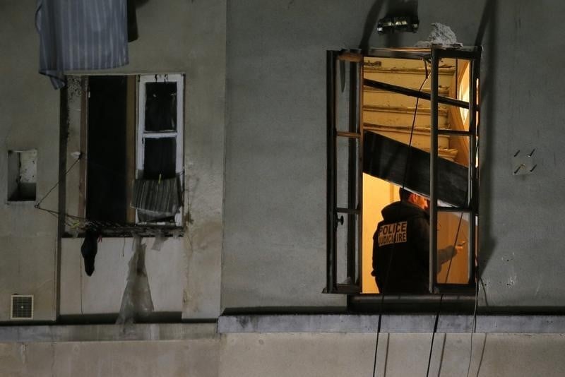 Enquete apres la publication d'un temoignage-cle des attentats par "valeurs actuelles"