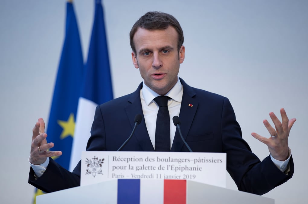 Le debat ne sera ni "une election, ni un referendum", dit macron
