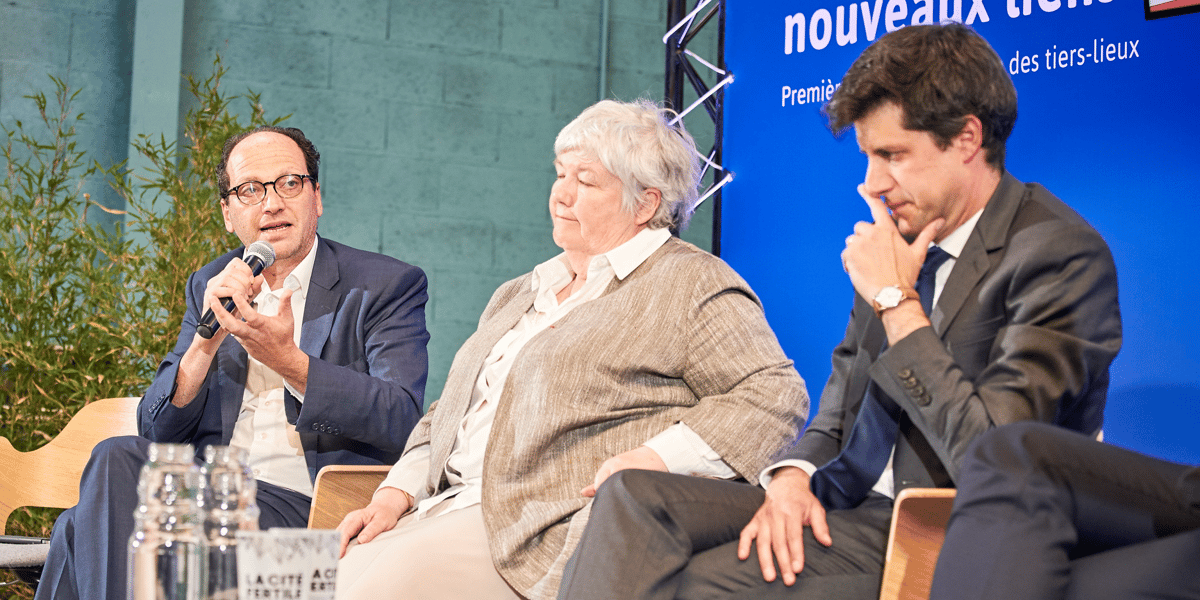 De gauche à droite : le président de la Fondation Travailler Autrement Patrick Levy-Waitz, la ministre de la Cohésion des territoires et des Relations avec les Collectivités territoriales Jacqueline Gourault et le ministre de la Ville et du Logement Julien Denormandie.