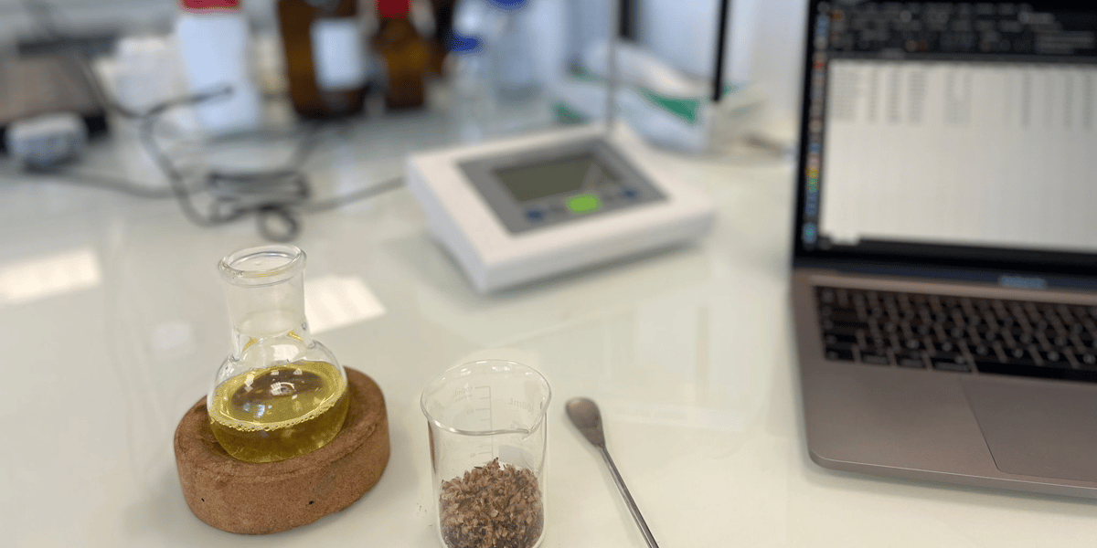 La startup montpelliéraine Yifixia mise sur la valorisation des déchets agricoles pour développer des produits cosmétiques.