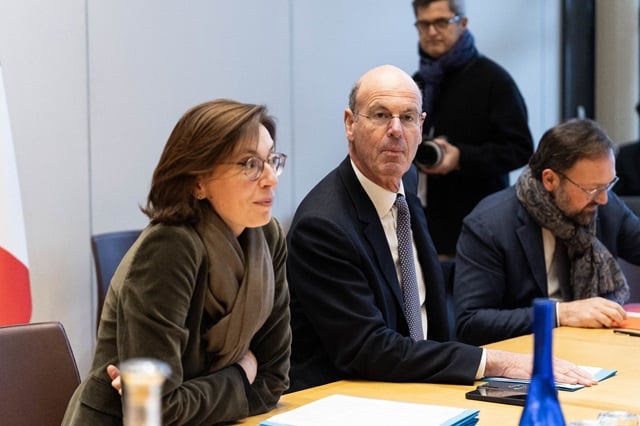 Les ministres Amélie de Montchalin (Budget) et Eric Lombard (Economie) avant leurs échanges avec les élus communistes à Bercy ce mercredi 8 janvier.