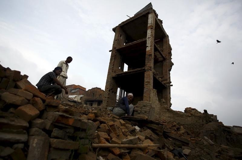 Reconstruction au point mort au nepal