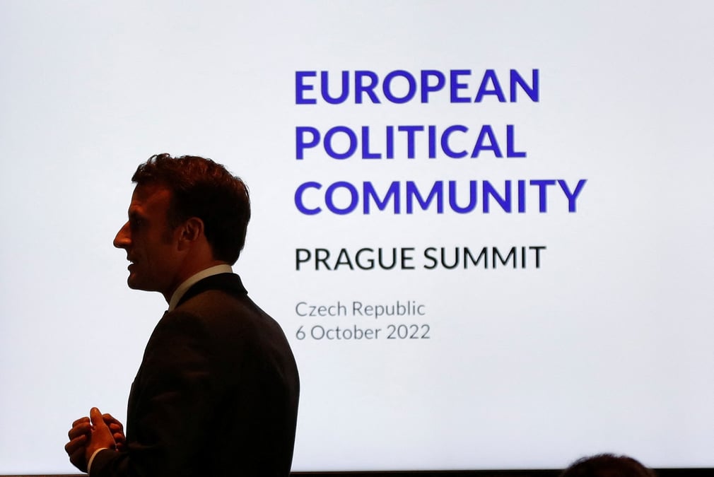 Le president francais emmanuel macron assiste au sommet informel de l'ue 27 a prague