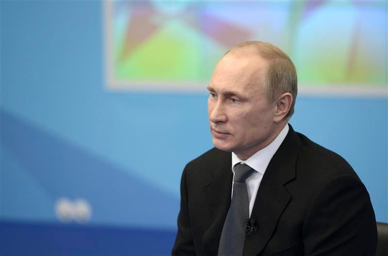 Poutine courtise la Géorgie, critique l'Occident en marge des JO