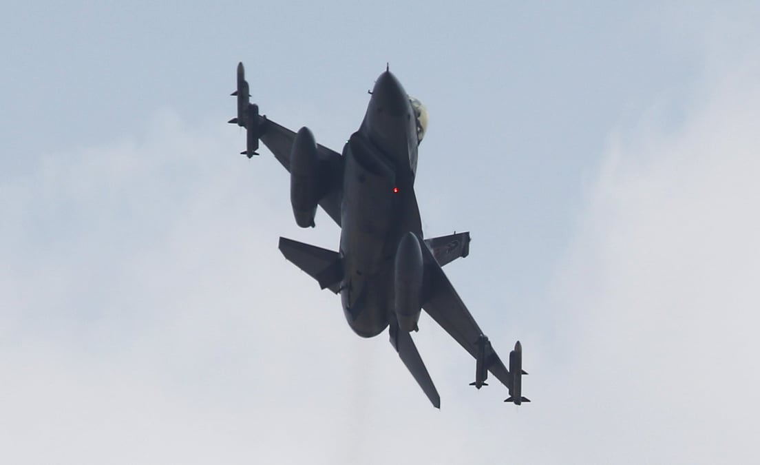Un avion abattu par des chasseurs turcs pres de la frontiere syrienne