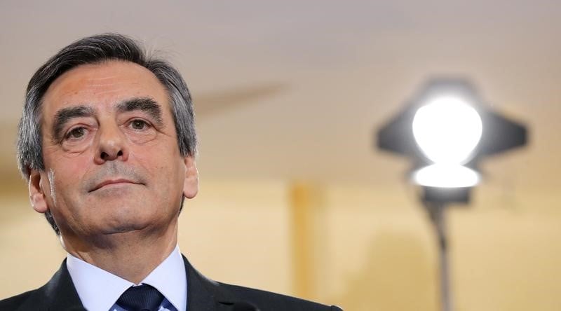 Fillon sur ses enfants avocats, "une imprecision de langage"