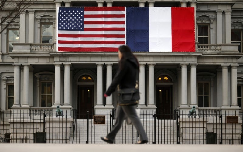 Macron reaffirme ses lignes sur l'iran et l'acier avant washington