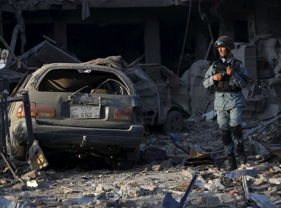 Huit morts et des centaines de blesses dans une explosion a kaboul