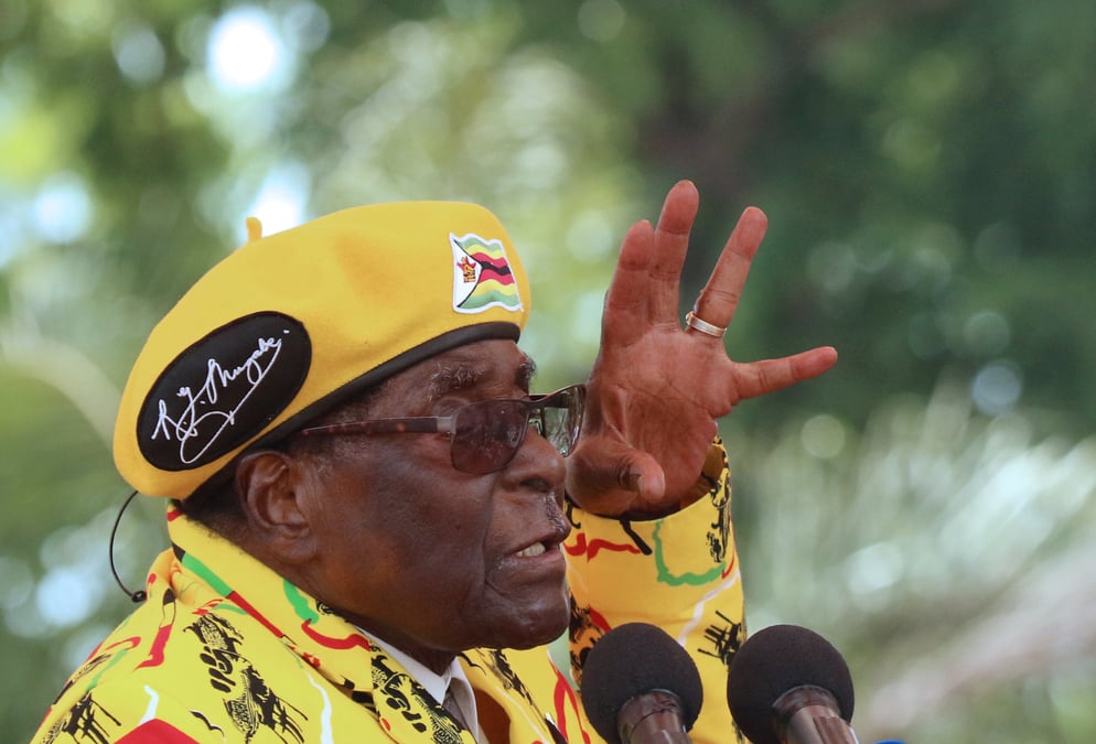 Au zimbabwe, l'armee semble se placer sur la scene politique