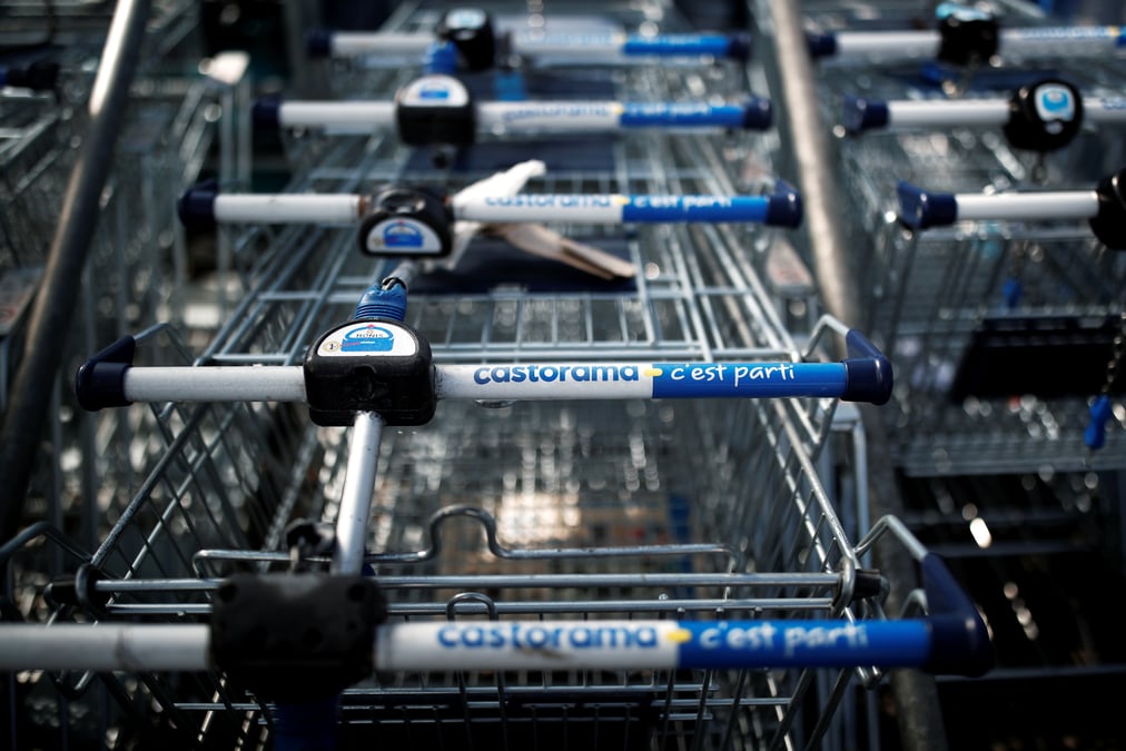 Kingfisher releve ses perspectives, les fournisseurs peinent face a la demande