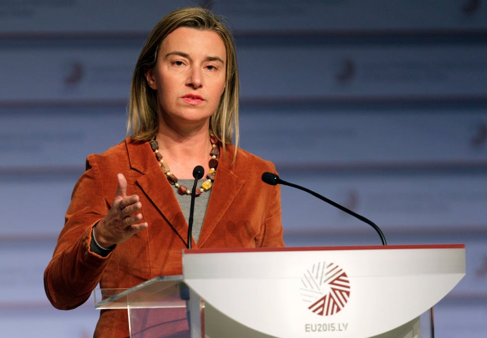 L'ue observe des signes positifs limites de moscou sur l'ukraine