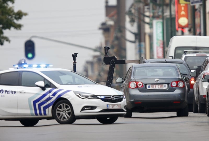 La police belge tire sur un vehicule a molenbeek