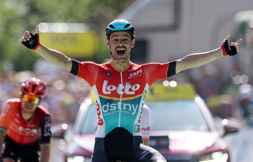 Cyclisme/tour de france: victor campenaerts de lotto dstny celebre sa victoire lors de l'etape 18