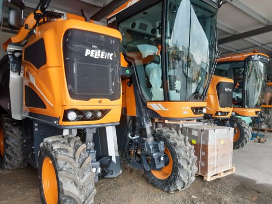 Avec le plan d'arrachage, le groupe Fourcade enregistre une baisse des commandes de tracteurs.