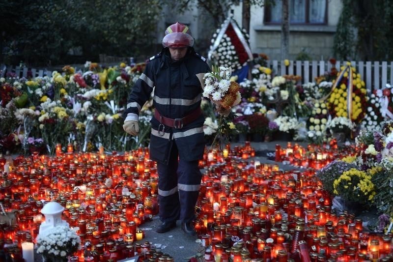 Le bilan de l'incendie dans une discotheque de bucarest passe a 31 morts
