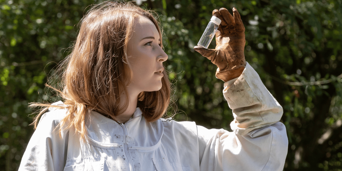 Scarlett Howard est lauréate du prix Jeunes talents L'Oréal-Unesco pour les femmes et la science.