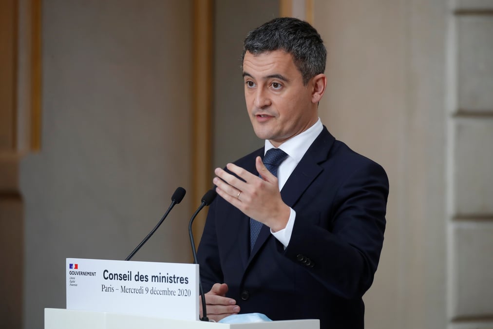 Darmanin promet de "preciser" les decrets autorisant l'elargissement du "fichage"