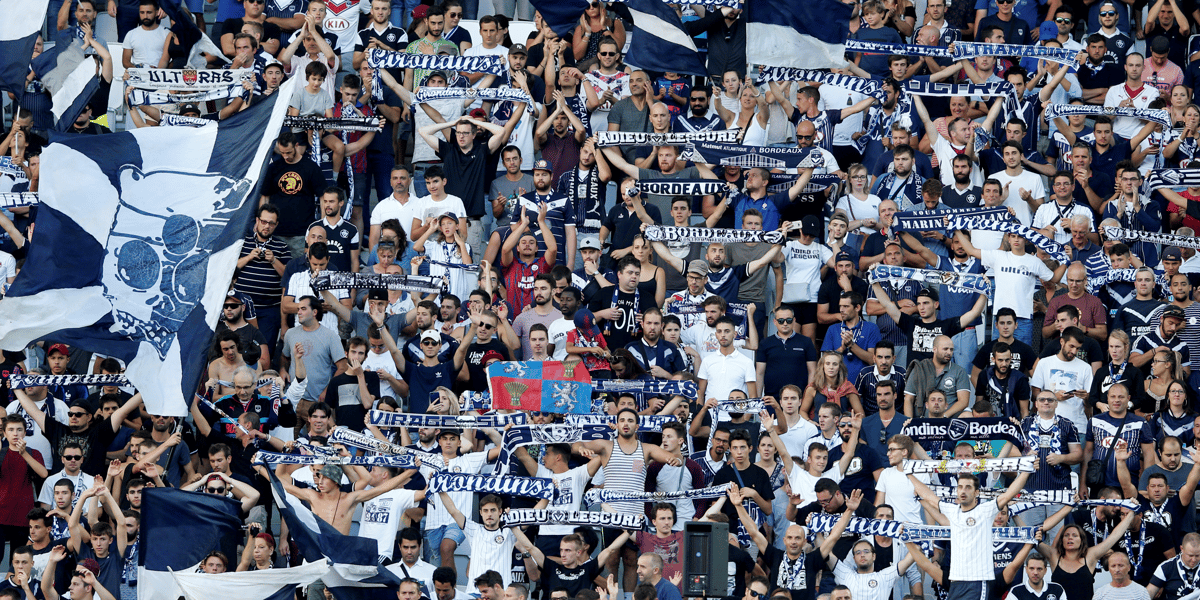 Le repreneur des girondins de bordeaux conteste par des supporters