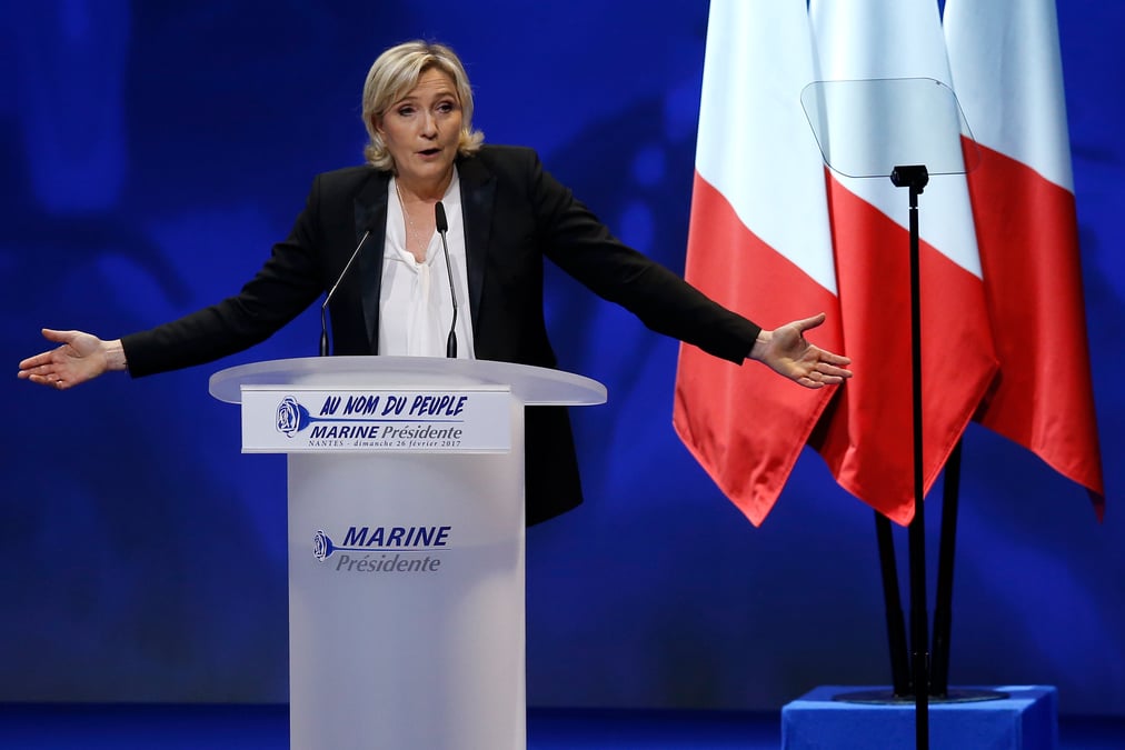 Le pen se pose en victime des medias et des juges
