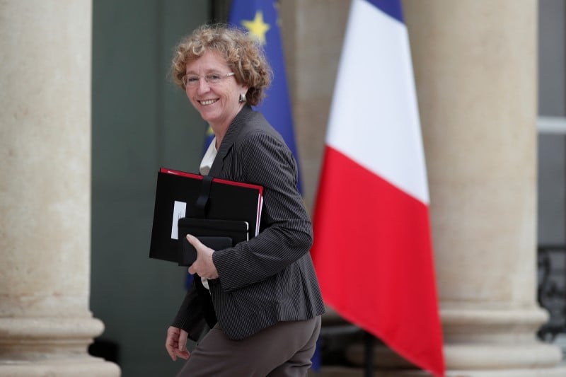 Le gouvernement ne veut pas institutionnaliser la precarite, annonce penicaud