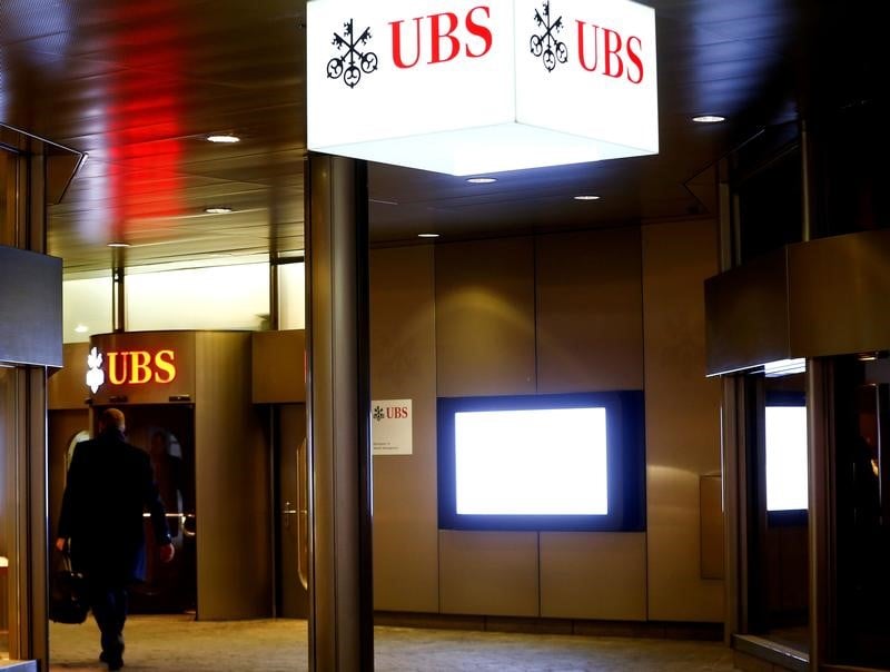 La technologie pourrait baisser les effectifs d'ubs de 30%